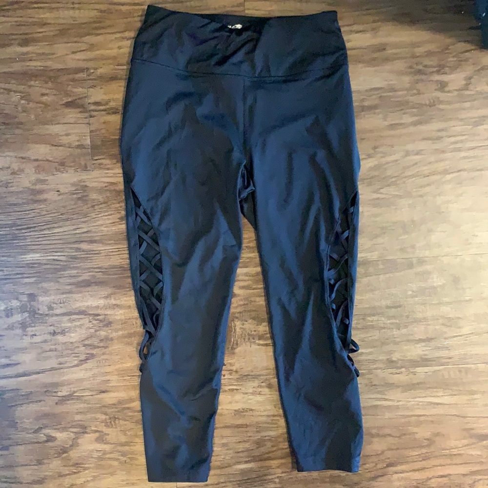Black workout capris